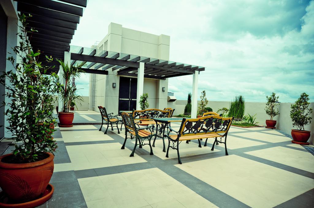 Santomas Suites Santo Tomas Exterior foto