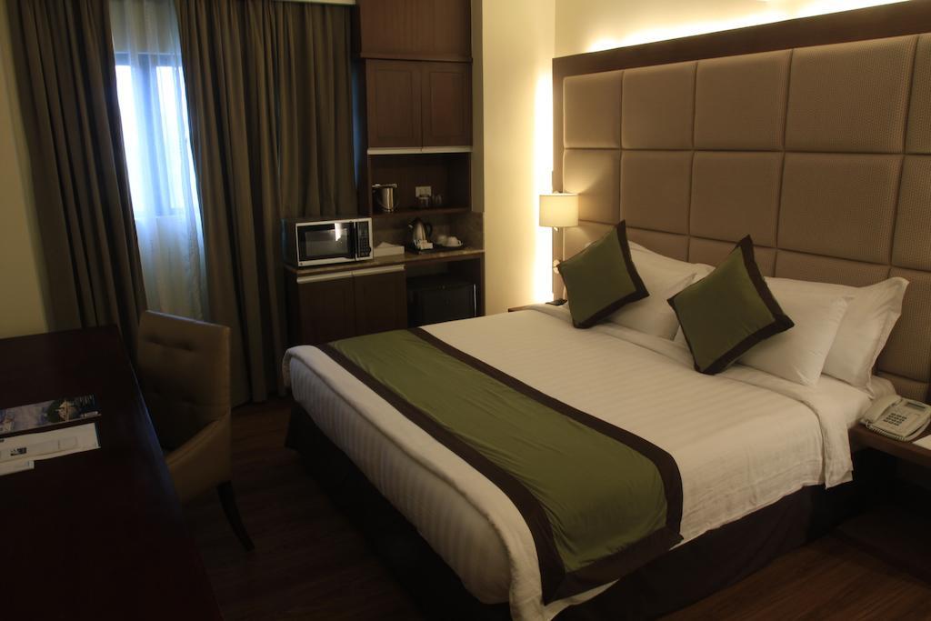 Santomas Suites Santo Tomas Zimmer foto