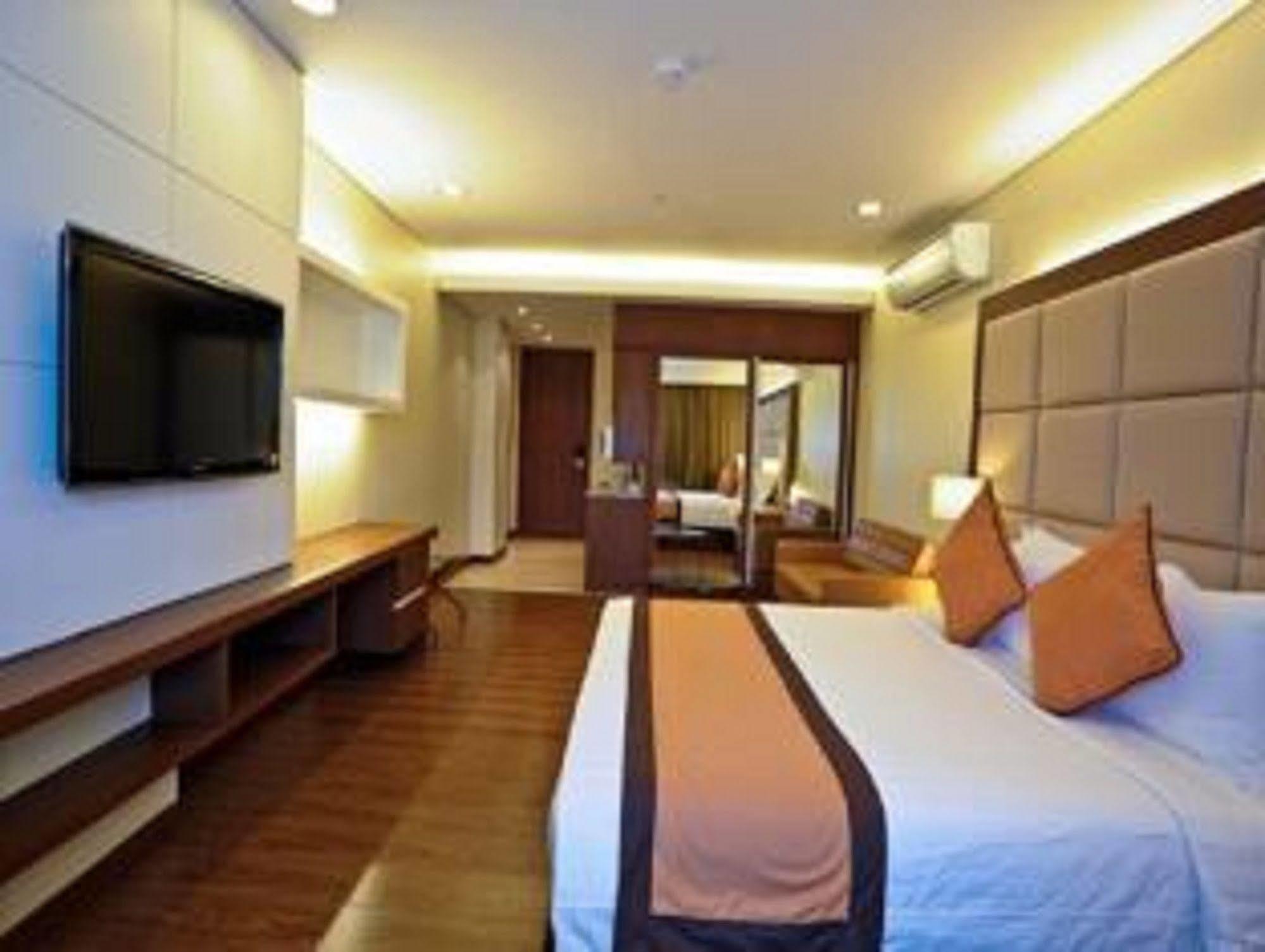 Santomas Suites Santo Tomas Exterior foto