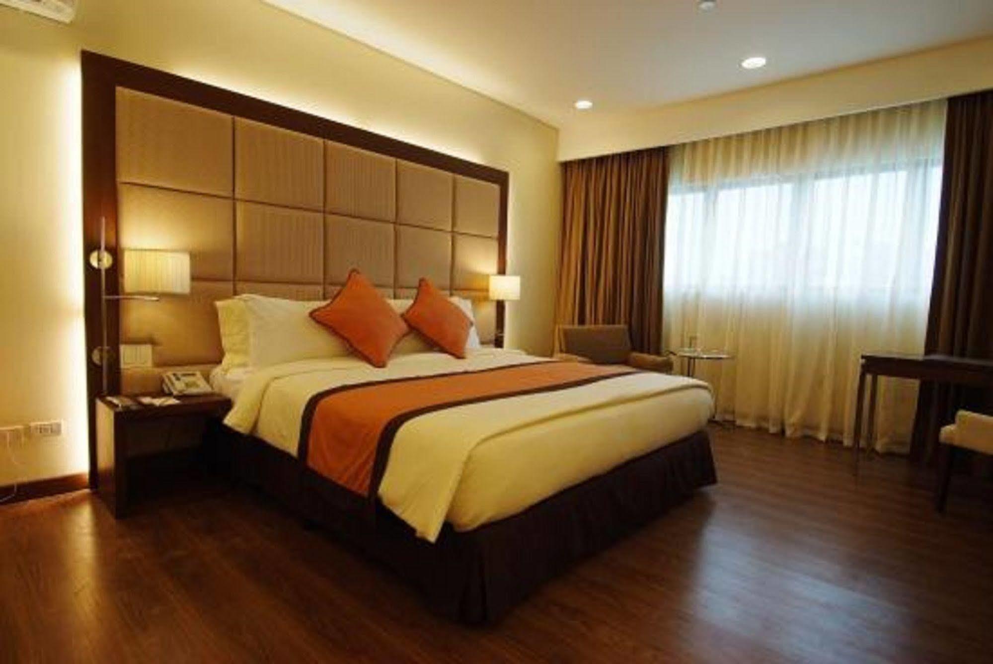Santomas Suites Santo Tomas Exterior foto