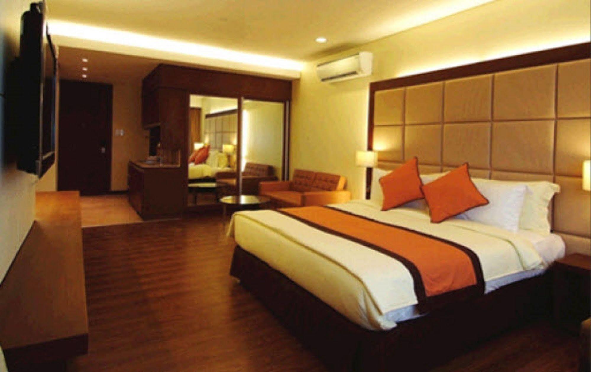 Santomas Suites Santo Tomas Exterior foto